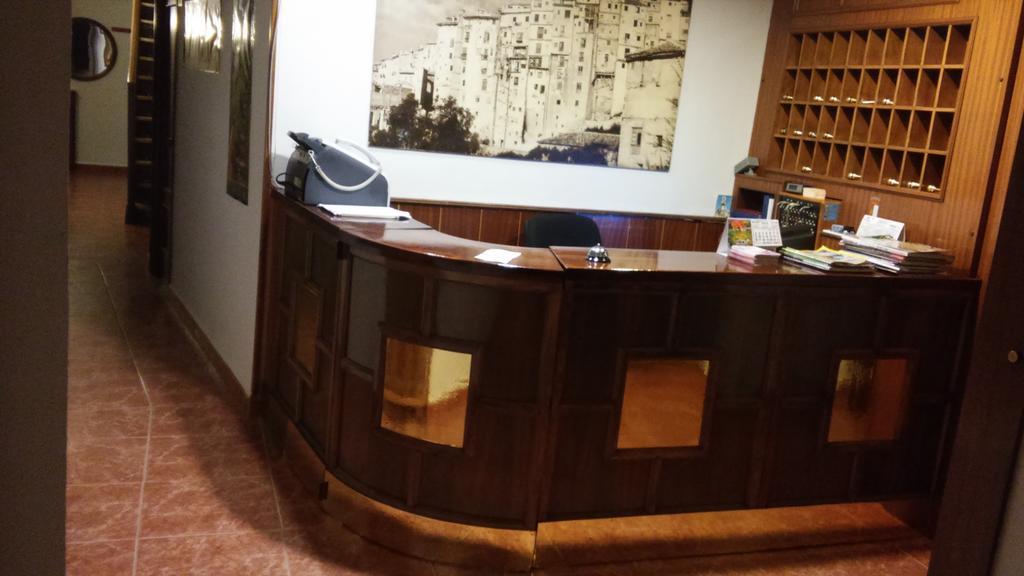 Hostal Residencia Avenida Куенка Екстер'єр фото