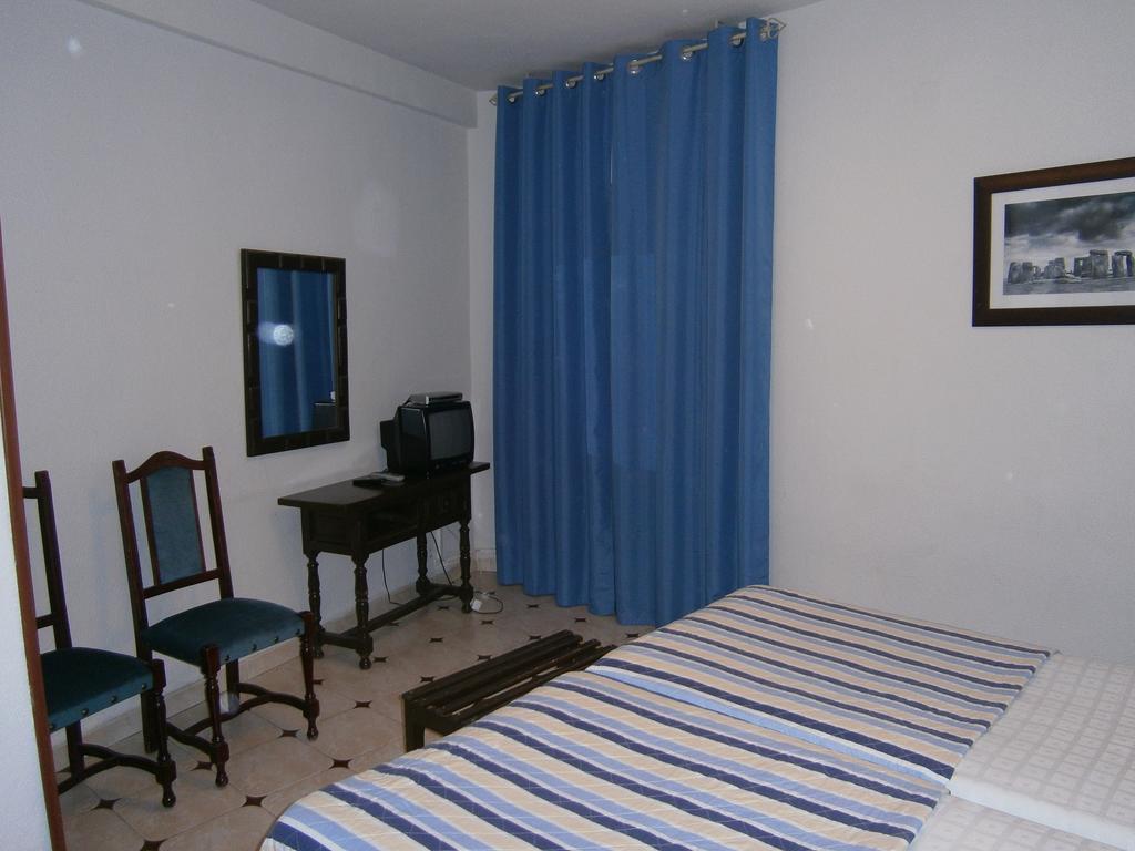 Hostal Residencia Avenida Куенка Екстер'єр фото