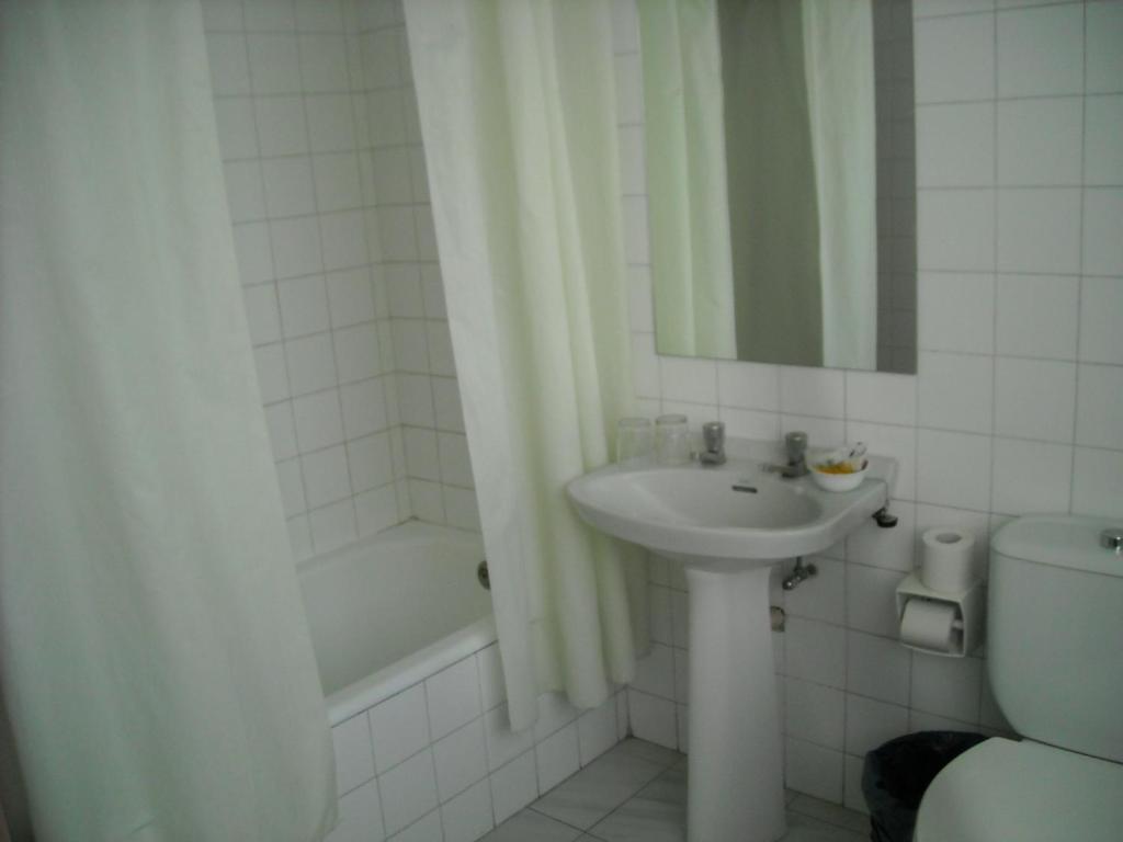 Hostal Residencia Avenida Куенка Номер фото