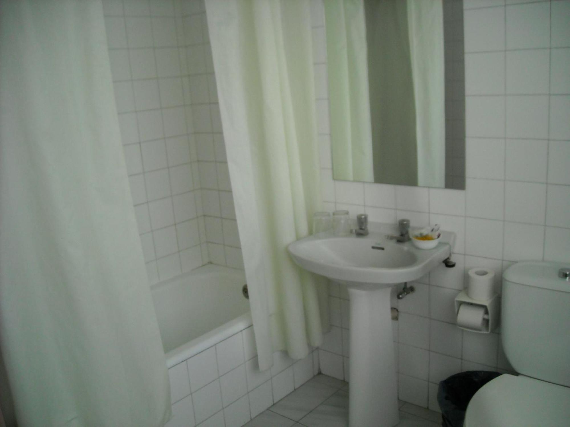 Hostal Residencia Avenida Куенка Екстер'єр фото