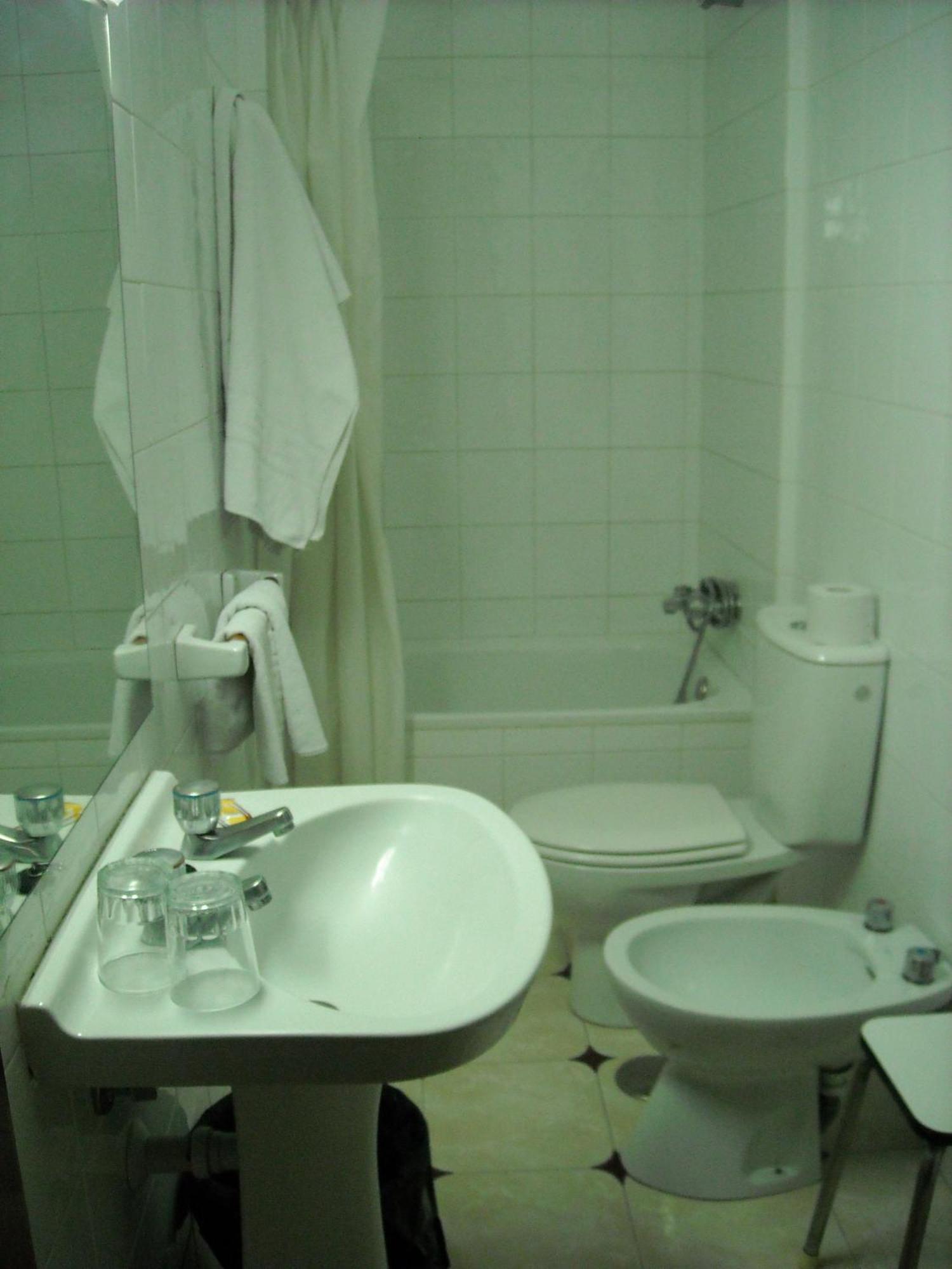 Hostal Residencia Avenida Куенка Екстер'єр фото