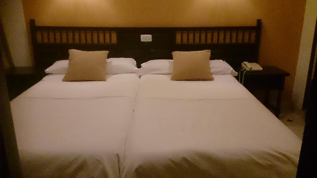 Hostal Residencia Avenida Куенка Екстер'єр фото