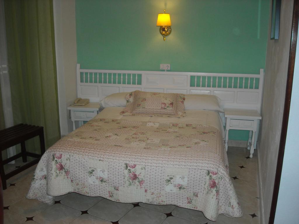 Hostal Residencia Avenida Куенка Екстер'єр фото